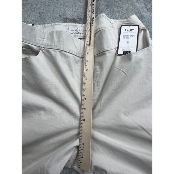 Gloria Vanderbilt "Avery" Womens Size 16 All-Around Slimming Effect Capri Pants - Picture 8 of 11
